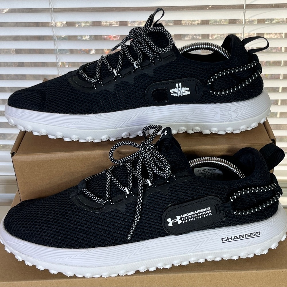 Under Armour Fat Tire Venture Men Size 11 Black White Shoes (Bin C2)
